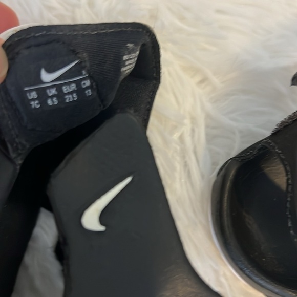 Nike Kids Velcro Sandals Black w White Swoosh Size 7C - Picture 3 of 7